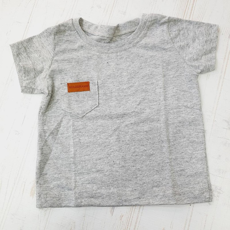 remera gris de bebé por mayor remera gris de bebé por mayor
