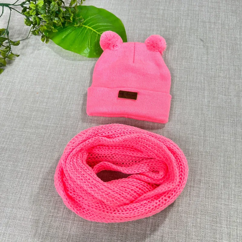 Gorro y cuello de bebé tejido CARILO